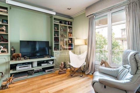Huoneisto myytävänä Barcelona, Espanja, 4 makuuhuonetta, 170 m2 No. 166790 - kuva 8