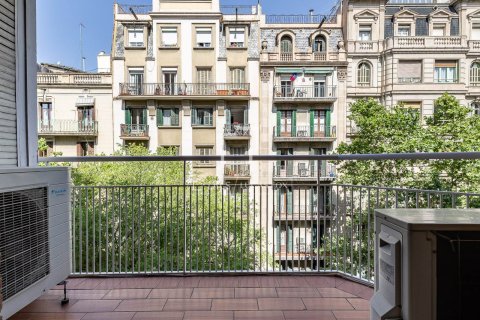 Huoneisto myytävänä Barcelona, Espanja, 4 makuuhuonetta, 170 m2 No. 166790 - kuva 11