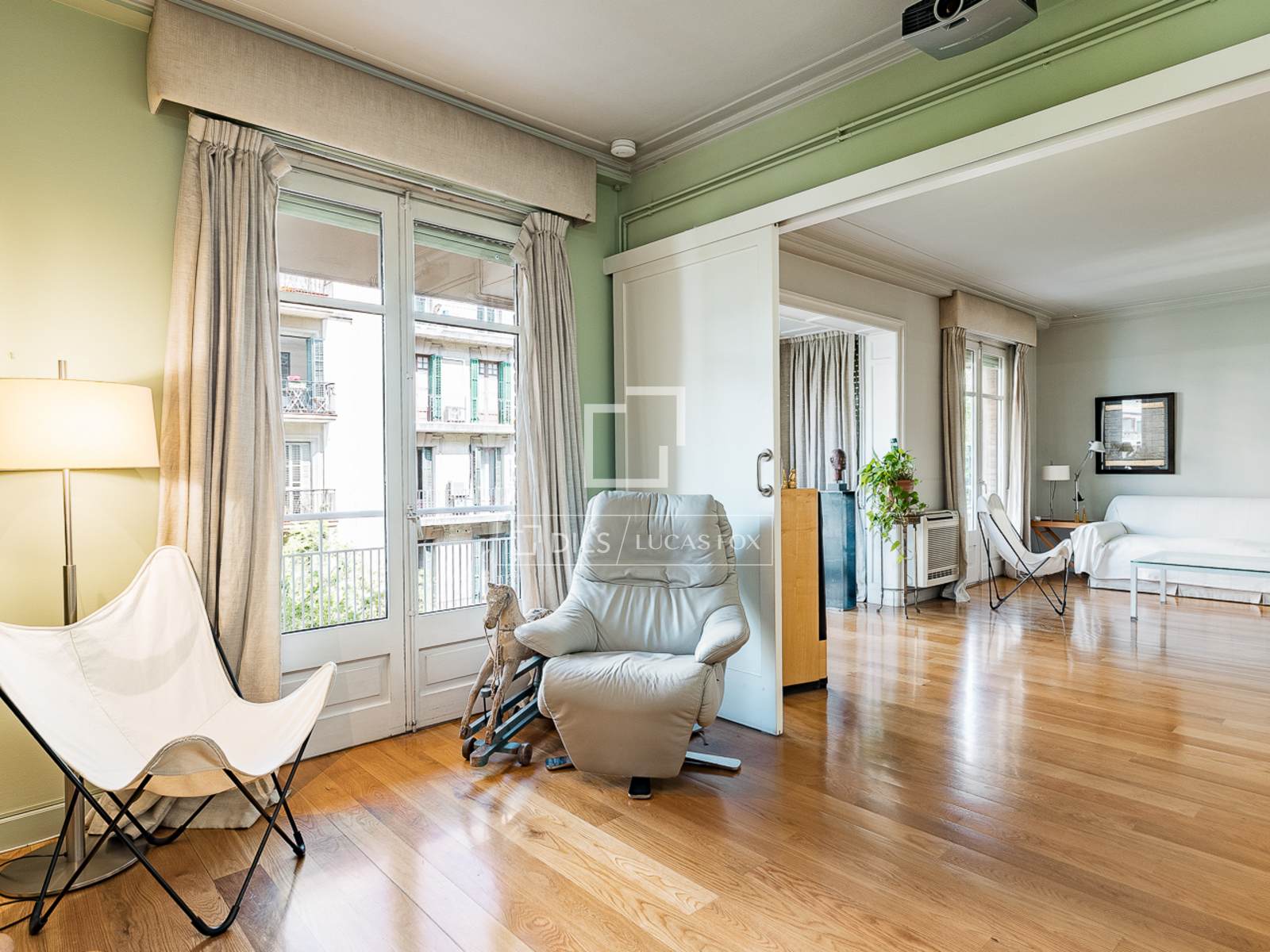 Apartamento en Barcelona, España 4 dormitorios, 170 m2 No. 166790