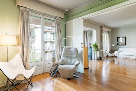 Huoneisto myytävänä Barcelona, Espanja, 4 makuuhuonetta, 170 m2 No. 166790 - kuva 10