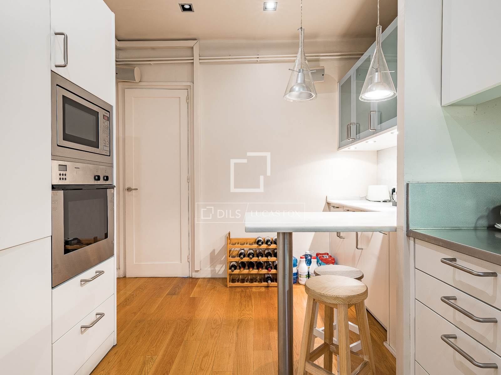 Apartamento en Barcelona, España 4 dormitorios, 170 m2 No. 166790