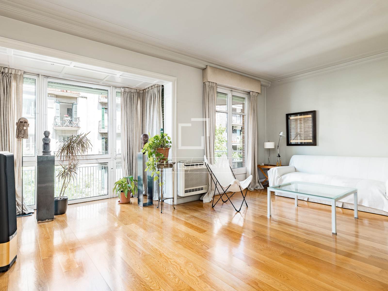 Apartamento en Barcelona, España 4 dormitorios, 170 m2 No. 166790