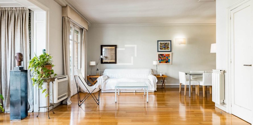 Huoneisto Barcelona, Espanja 4 makuuhuonetta, 170 m2 No. 166790