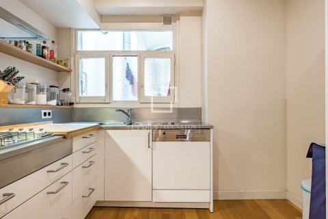 Huoneisto myytävänä Barcelona, Espanja, 4 makuuhuonetta, 170 m2 No. 166790 - kuva 23