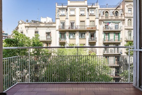Huoneisto myytävänä Barcelona, Espanja, 4 makuuhuonetta, 170 m2 No. 166790 - kuva 15