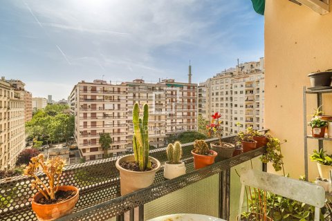 Huoneisto myytävänä Barcelona, Espanja, 3 makuuhuonetta, 87 m2 No. 166791 - kuva 3