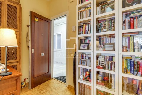 Huoneisto myytävänä Barcelona, Espanja, 3 makuuhuonetta, 87 m2 No. 166791 - kuva 21