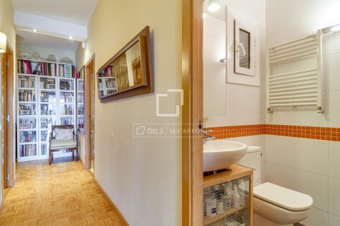 Huoneisto myytävänä Barcelona, Espanja, 3 makuuhuonetta, 87 m2 No. 166791 - kuva 25