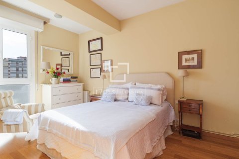 Huoneisto myytävänä Barcelona, Espanja, 3 makuuhuonetta, 87 m2 No. 166791 - kuva 14