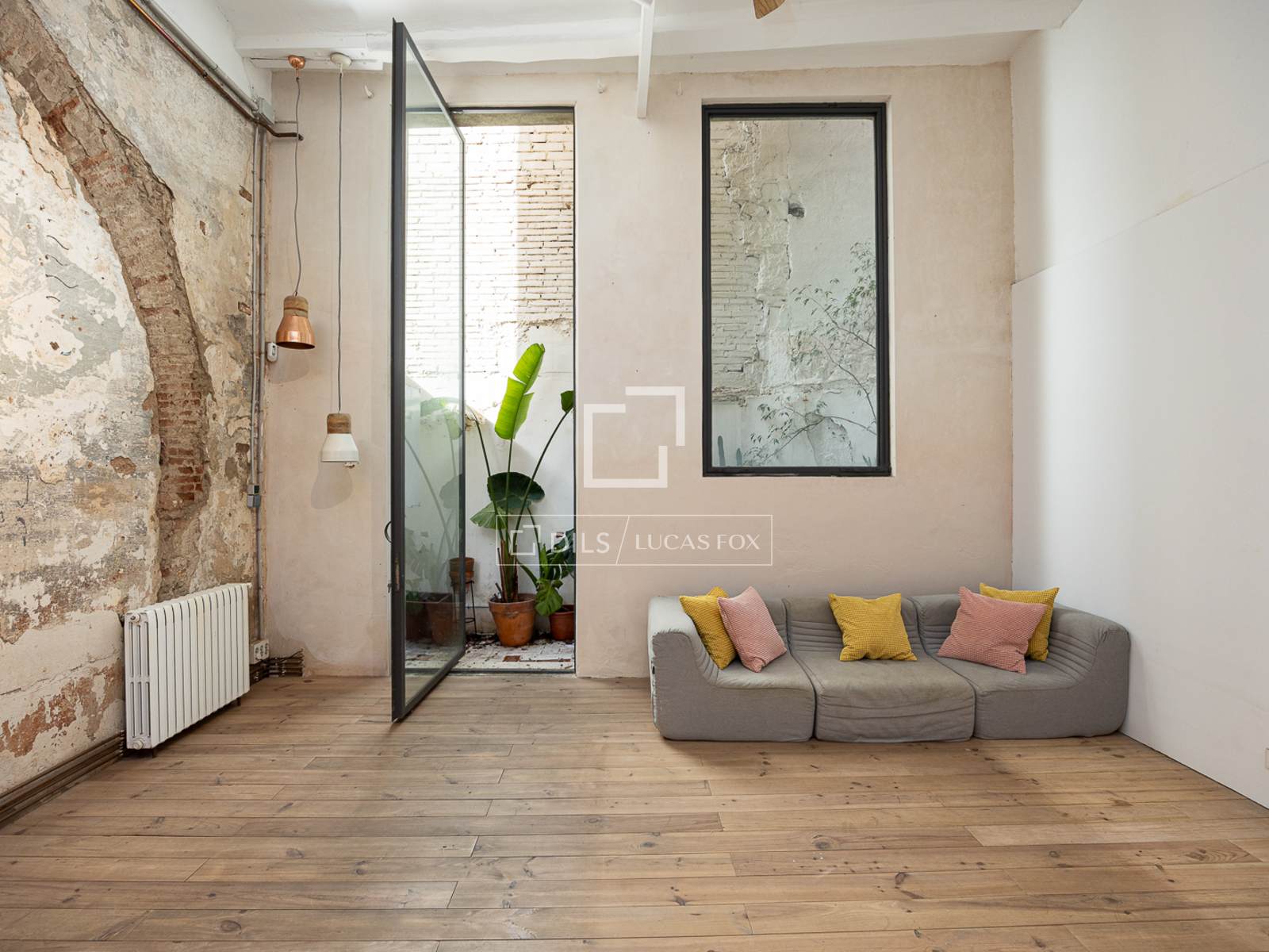Apartamento en Barcelona, España 1 dormitorio, 163 m2 No. 166786