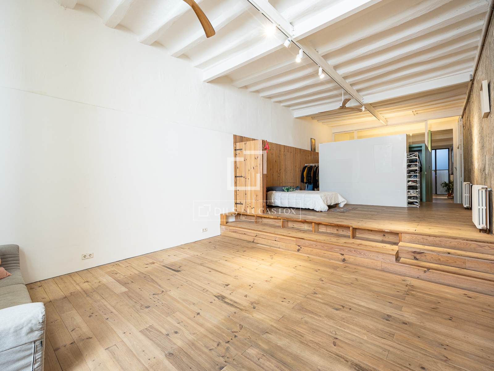 Apartamento en Barcelona, España 1 dormitorio, 163 m2 No. 166786
