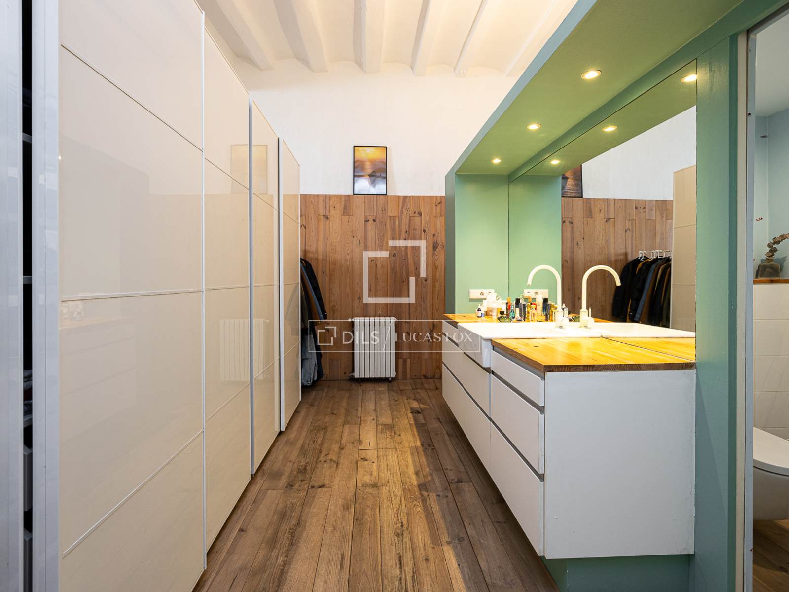Apartamento en Barcelona, España 1 dormitorio, 163 m2 No. 166786