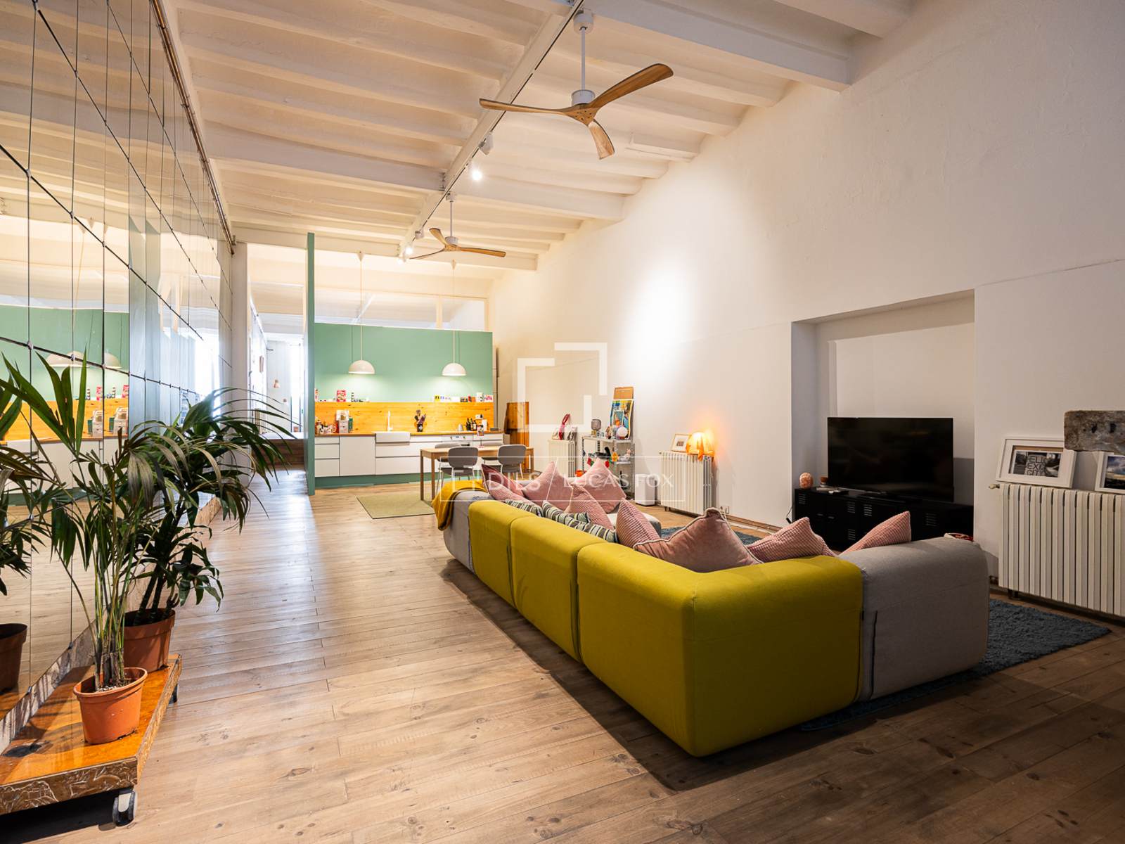 Apartamento en Barcelona, España 1 dormitorio, 163 m2 No. 166786