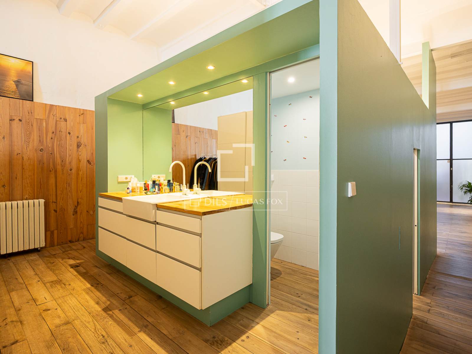 Apartamento en Barcelona, España 1 dormitorio, 163 m2 No. 166786