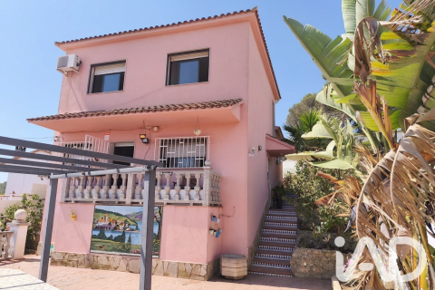House in Albinyana, Tarragona, Spanien 4 Schlafzimmer, 230 m2 Nr. 188136