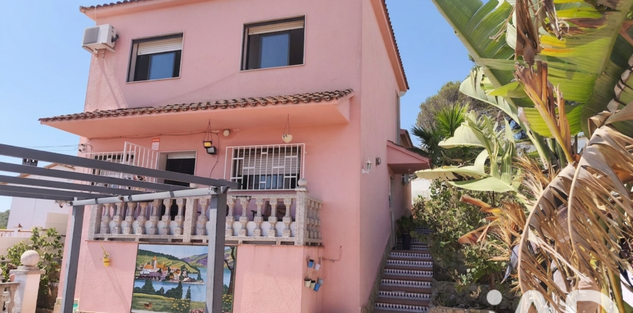 House in Albinyana, Tarragona, Spanien 4 Schlafzimmer, 230 m2 Nr. 188136