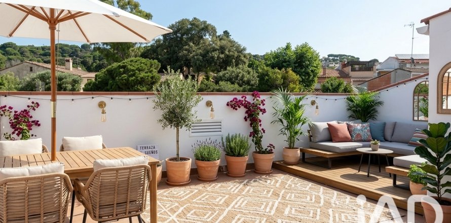 Duplex à Arenys de Munt, Barcelona, Espagne 4 chambres, 129 m2 No. 188131
