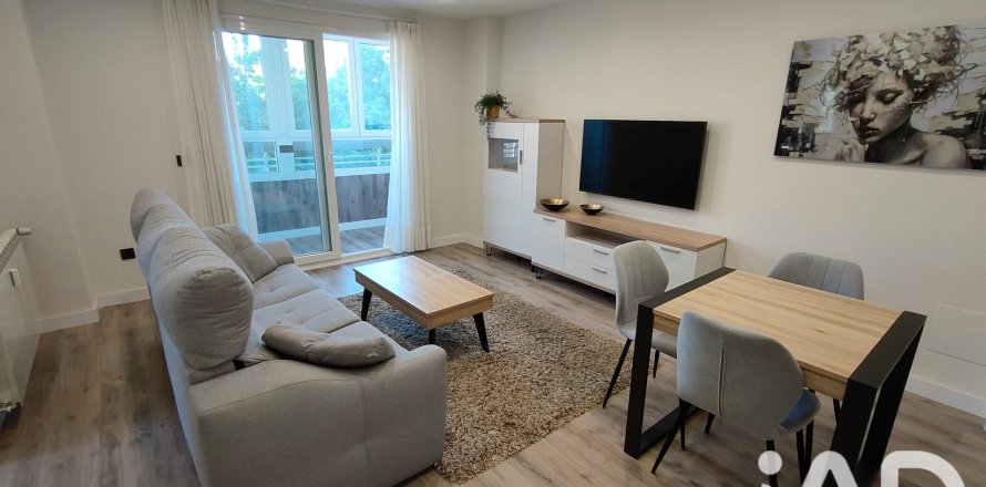 Apartment à Valladolid, Espagne 3 chambres, 122 m2 No. 188135