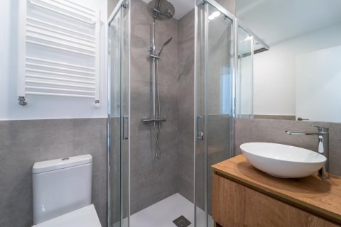 Apartment for sale in Madrid, Spain 4 bedrooms, 211 sq.m. No. 165233 - photo 26