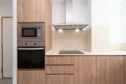 Apartment for sale in Madrid, Spain 4 bedrooms, 211 sq.m. No. 165233 - photo 22