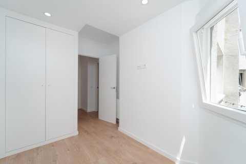Apartment for sale in Madrid, Spain 4 bedrooms, 211 sq.m. No. 165233 - photo 29