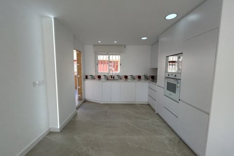 Apartment for sale in Pilar de la Horadada, Alicante, Spain 2 bedrooms,  No. 155914 - photo 3