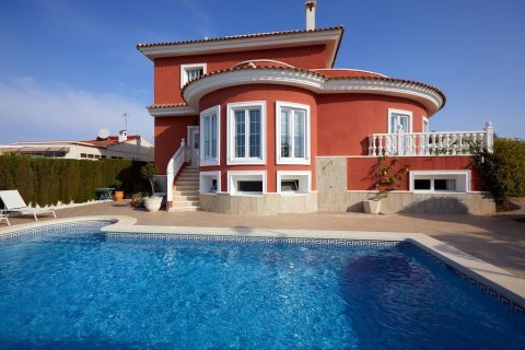 Villa for sale in Rojales, Alicante, Spain 5 bedrooms, 379 sq.m. No. 155913 - photo 1