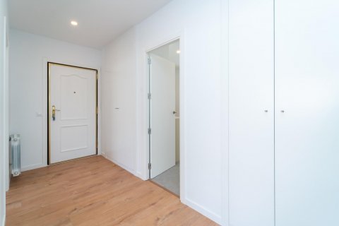 Apartment for sale Madrid, Spain 4 bedrooms, 211 sq.m. No. 116813 - photo 14