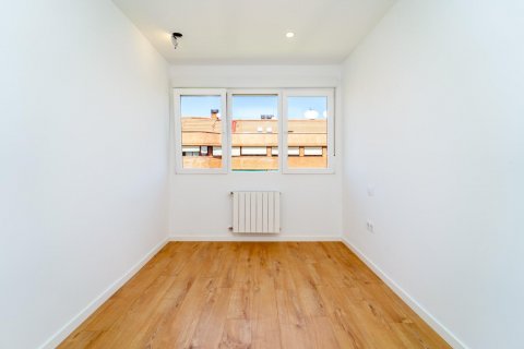 Apartment for sale Madrid, Spain 4 bedrooms, 211 sq.m. No. 116813 - photo 10