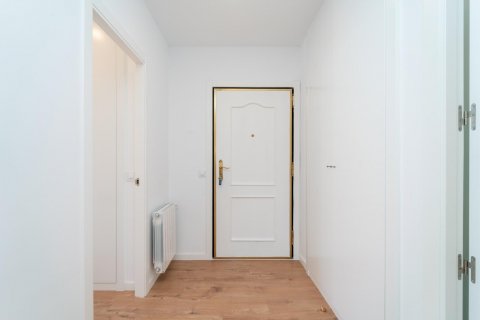 Apartment for sale Madrid, Spain 4 bedrooms, 211 sq.m. No. 116813 - photo 11