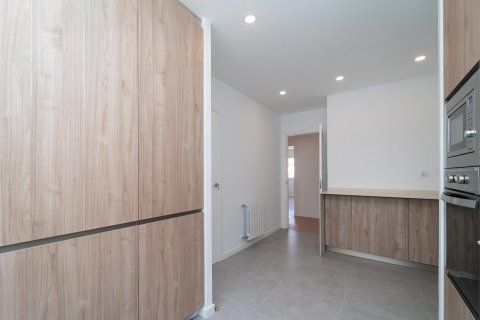 Apartment for sale Madrid, Spain 4 bedrooms, 211 sq.m. No. 116813 - photo 24