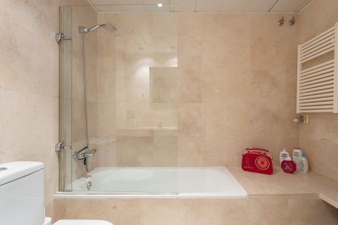 Apartment à vendre Barcelona, Espagne, 2 chambres, 86 m2 No. 133466 - photo 24