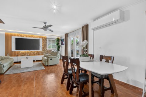 Finca till salu i Albatera, Alicante, Spanien 5 sovrum, 237 kvm. Nr. 160958 - foto 9