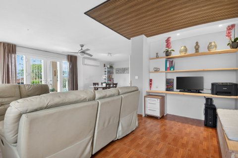 Finca till salu i Albatera, Alicante, Spanien 5 sovrum, 237 kvm. Nr. 160958 - foto 8