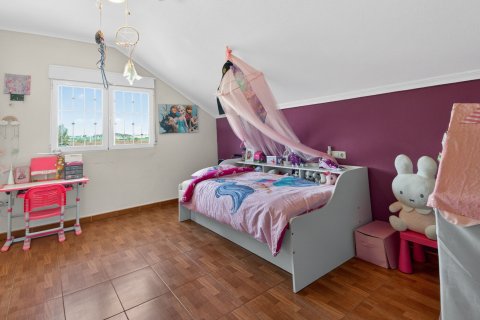 Finca till salu i Albatera, Alicante, Spanien 5 sovrum, 237 kvm. Nr. 160958 - foto 18