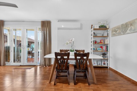 Finca till salu i Albatera, Alicante, Spanien 5 sovrum, 237 kvm. Nr. 160958 - foto 7