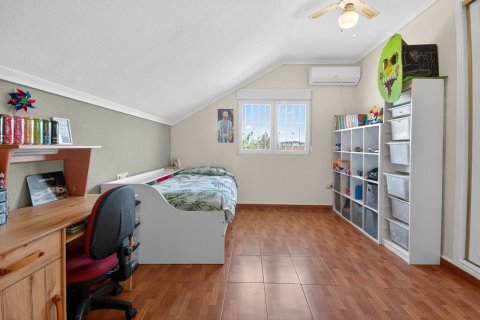 Finca till salu i Albatera, Alicante, Spanien 5 sovrum, 237 kvm. Nr. 160958 - foto 21