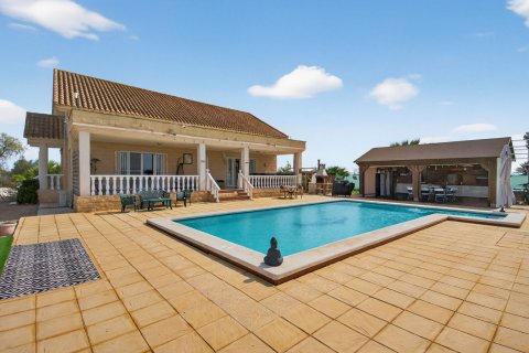 Finca i Albatera, Alicante, Spanien 5 sovrum, 237 kvm. Nr. 160958