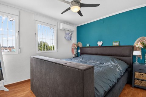 Finca till salu i Albatera, Alicante, Spanien 5 sovrum, 237 kvm. Nr. 160958 - foto 16