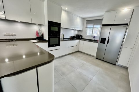 Villa pārdošanā Cabo Roig, Alicante, Spānijā 6 istabas, 344 m2 Nr. 160959 - attēls 12