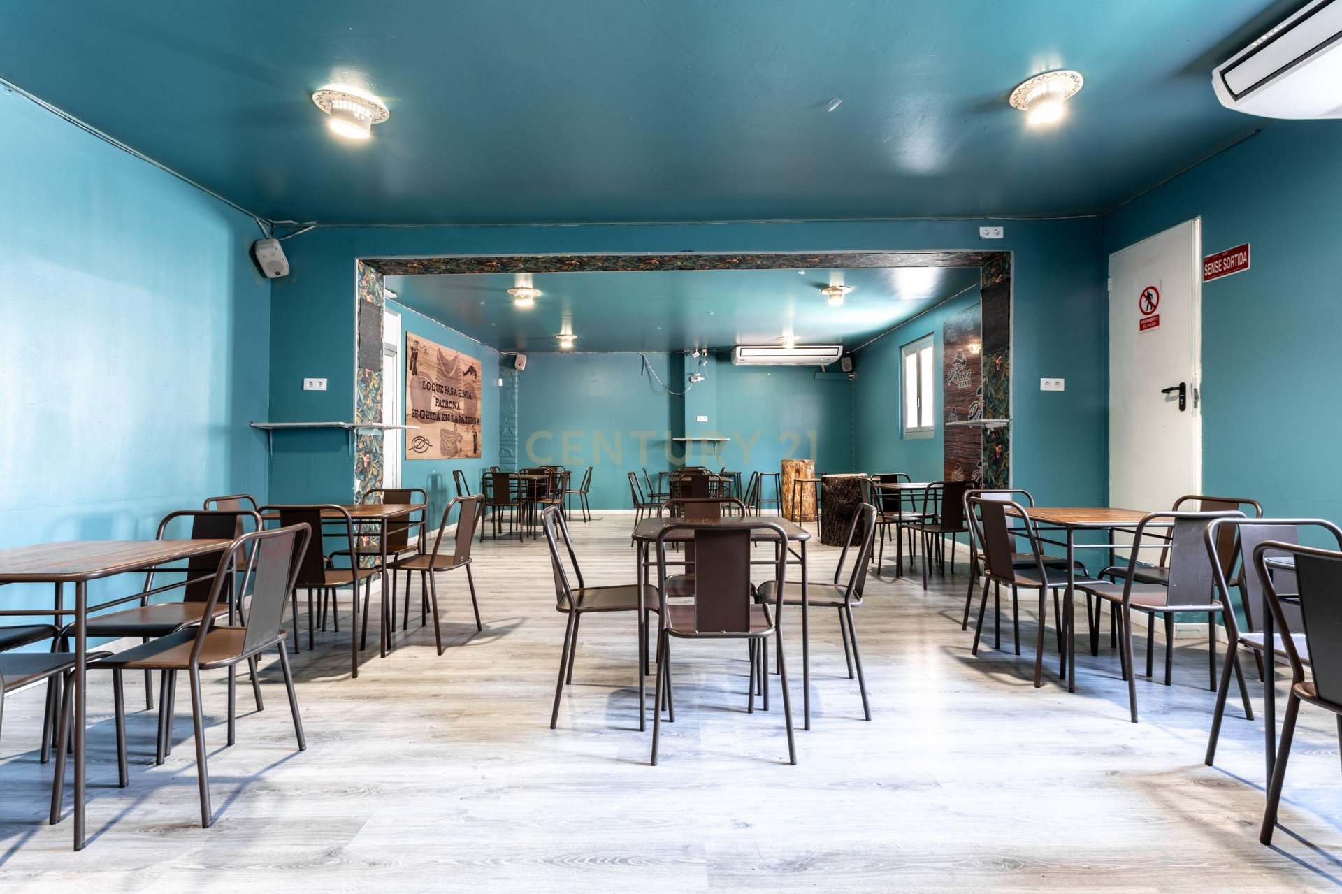 Commercial property à Barcelona, Espagne 116 m2 No. 167153