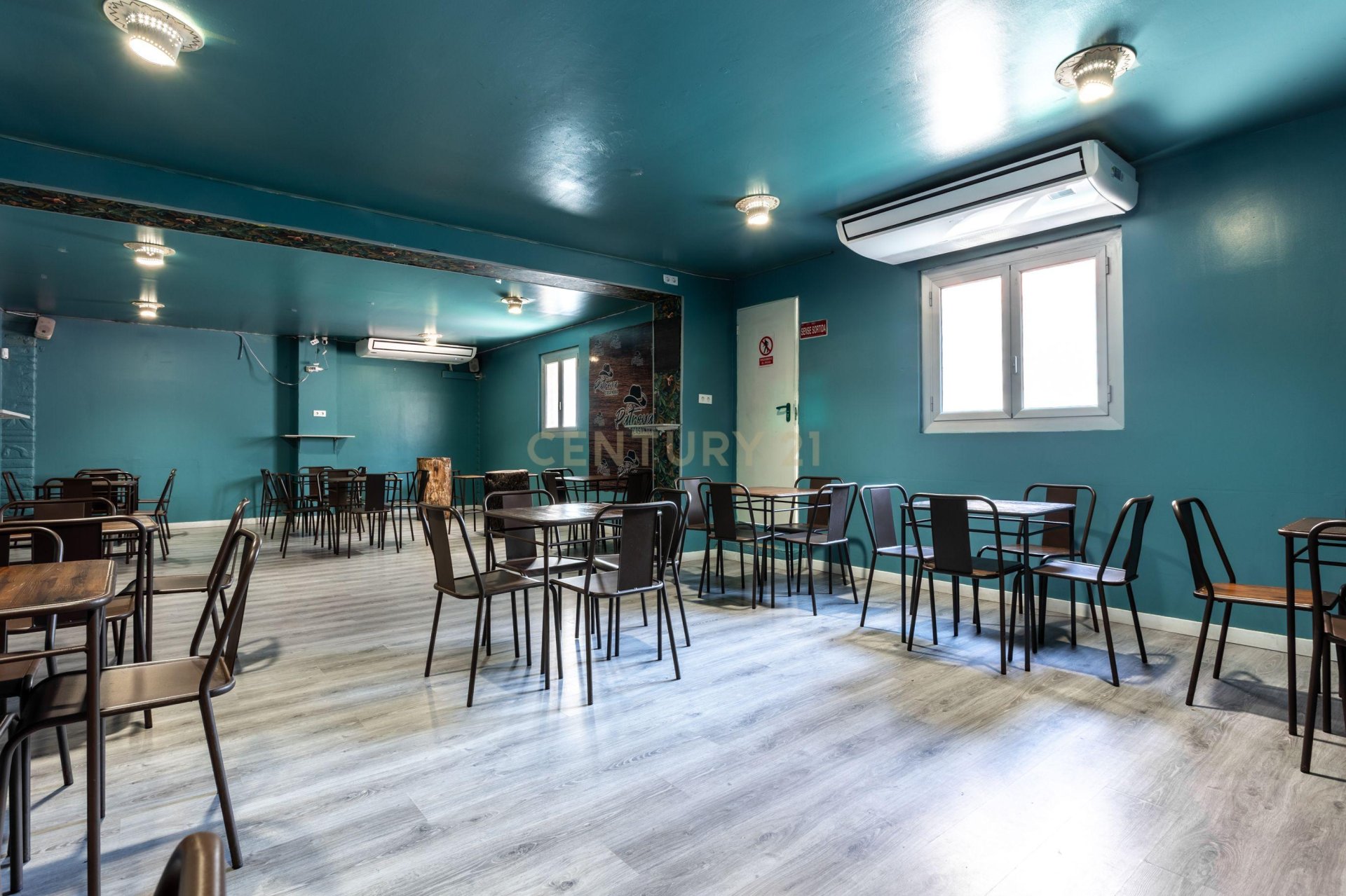 Commercial property à Barcelona, Espagne 116 m2 No. 167153