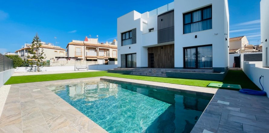 Villa i Torrevieja, Alicante, Spanien 5 sovrum, 368 kvm. Nr. 182327