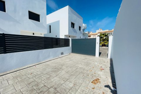 Villa till salu i Torrevieja, Alicante, Spanien 5 sovrum, 368 kvm. Nr. 182327 - foto 10