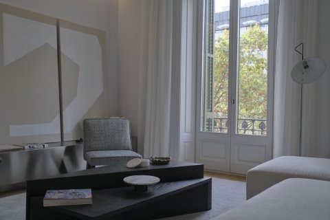 Huoneisto myytävänä Barcelona, Espanja, 4 makuuhuonetta, No. 141227 - kuva 9