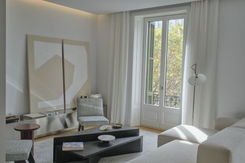 Huoneisto myytävänä Barcelona, Espanja, 4 makuuhuonetta, No. 141227 - kuva 5