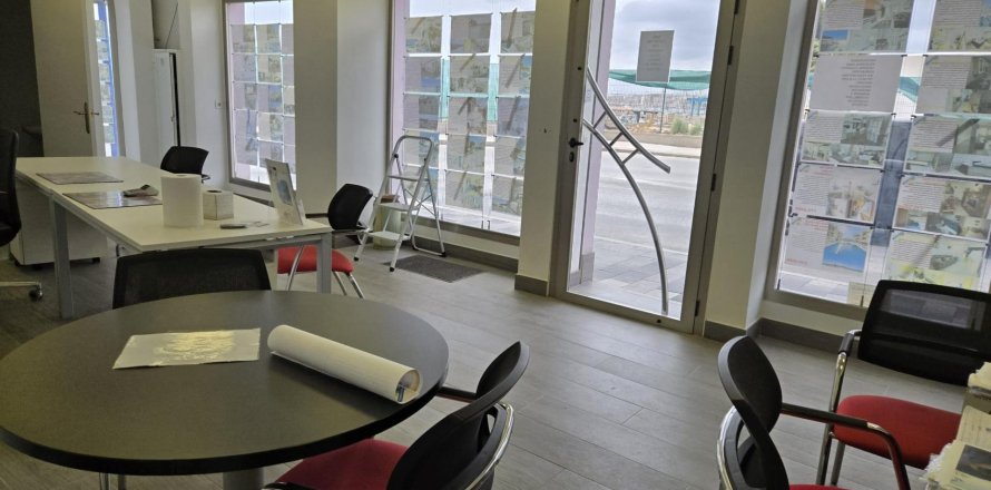 Ufficio a Torrevieja, Alicante, Spagna 50 mq. N° 155359