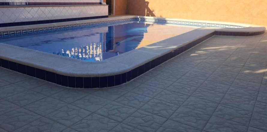 Villa i Alicante, Spanien 2 sovrum, 133 kvm. Nr. 155361