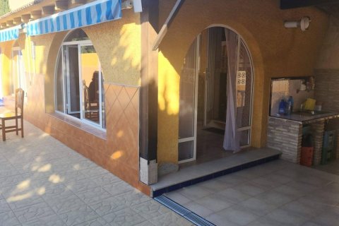 Villa till salu i Alicante, Spanien 2 sovrum, 133 kvm. Nr. 155361 - foto 12