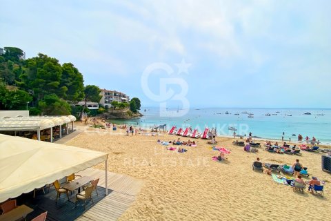 House for sale in Roses, Girona, Spain 4 bedrooms, 235 sq.m. No. 157976 - photo 24